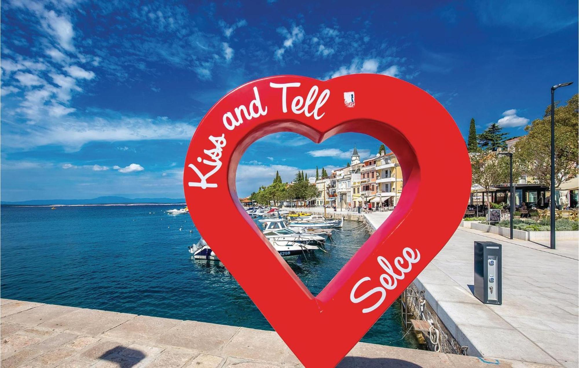 Lovely Apartment In Selce With House Sea View Eksteriør billede